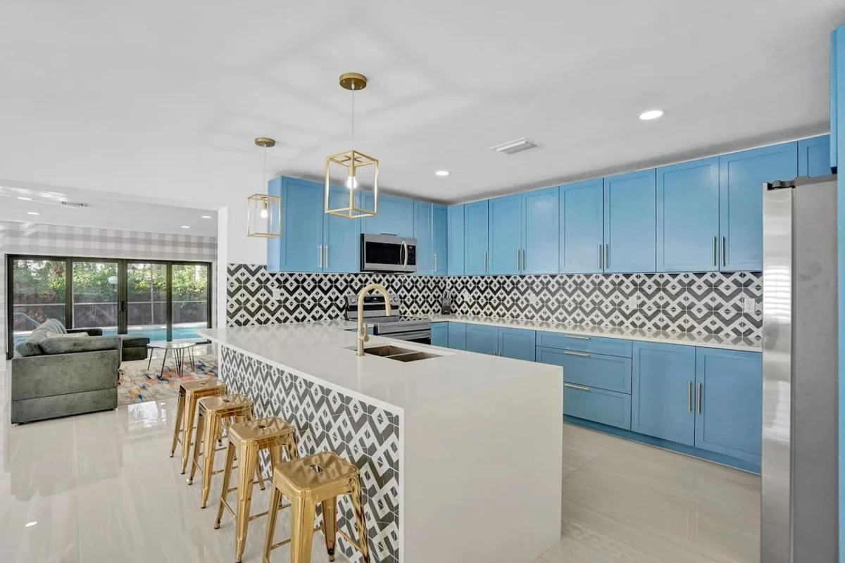 1141  N Northlake #78