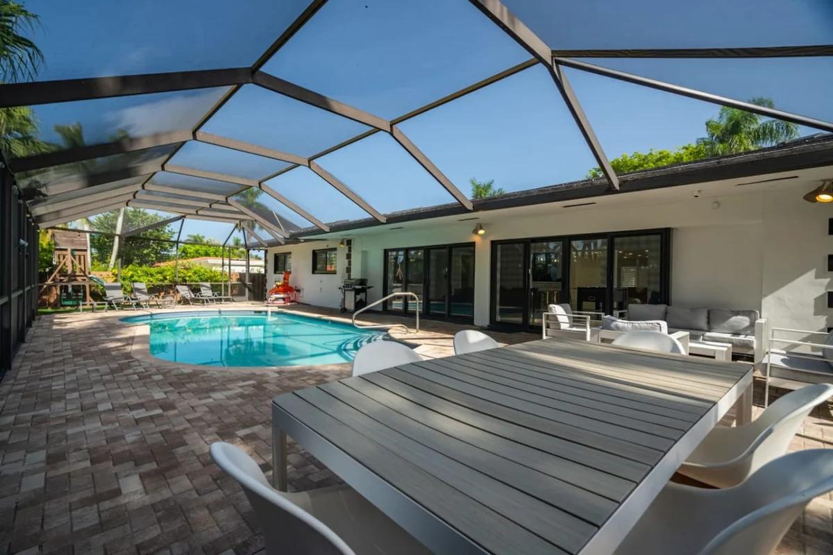 1141  N Northlake #82