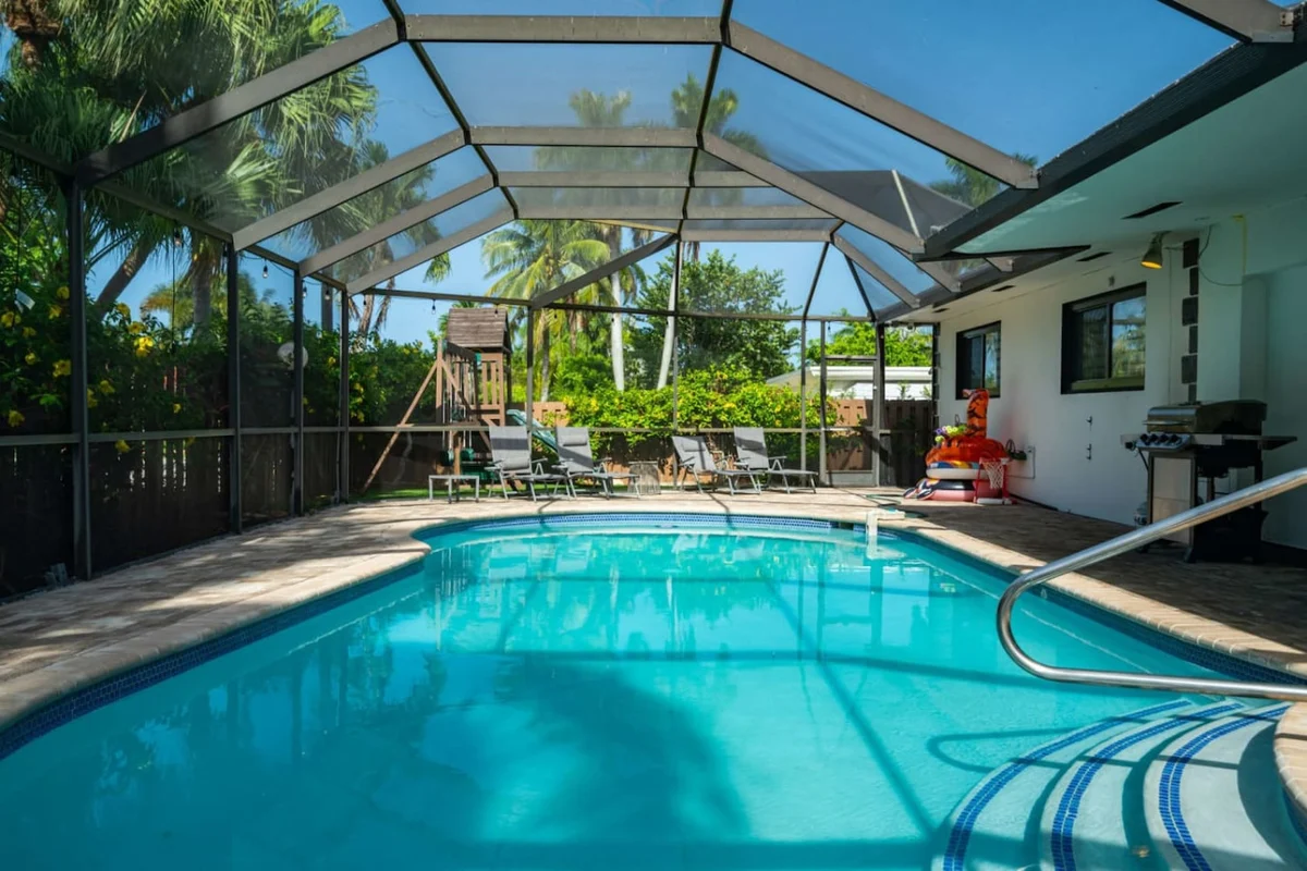 1141  N Northlake #89