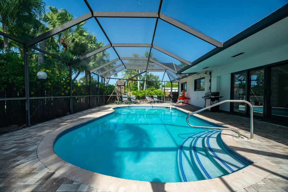 1141  N Northlake #90