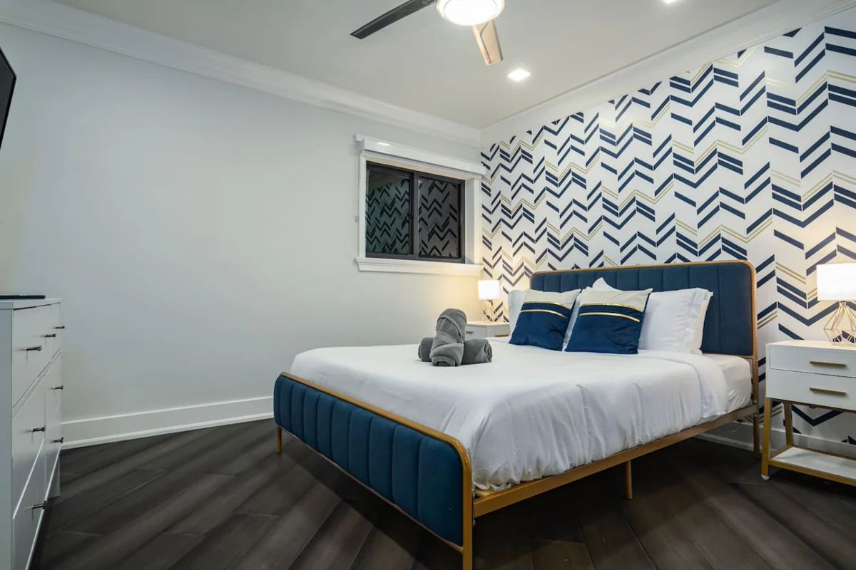 11861 - Airbnb 5 #12
