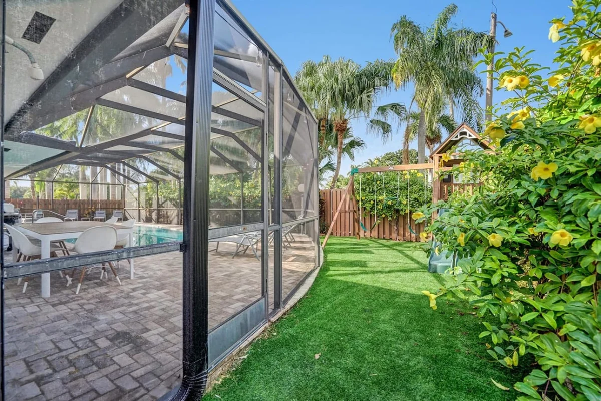1141  N Northlake #104