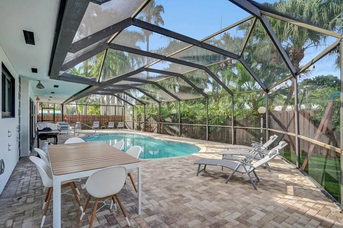 1141  N Northlake #107
