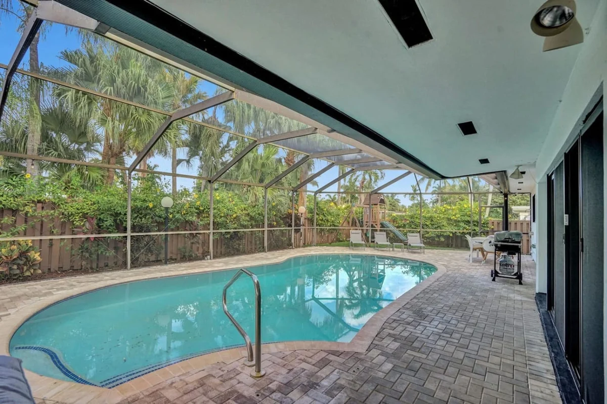 1141  N Northlake #105