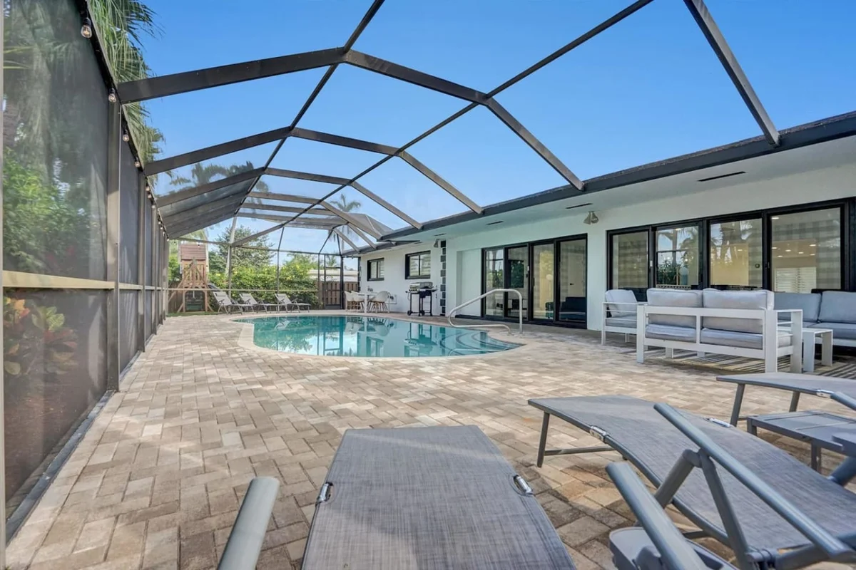 1141  N Northlake #110