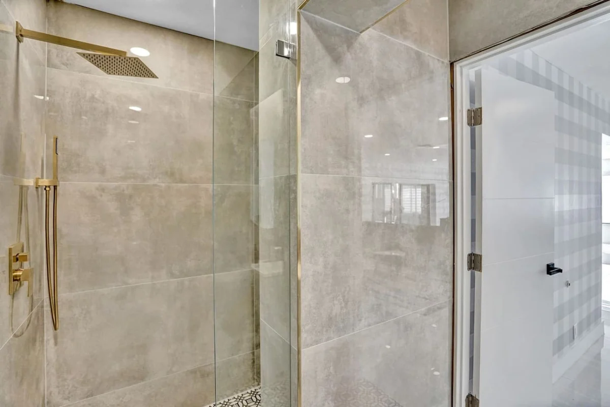 1141  N Northlake #39