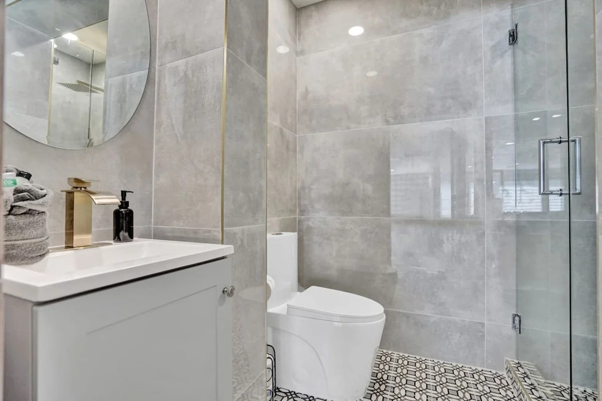 1141  N Northlake #58