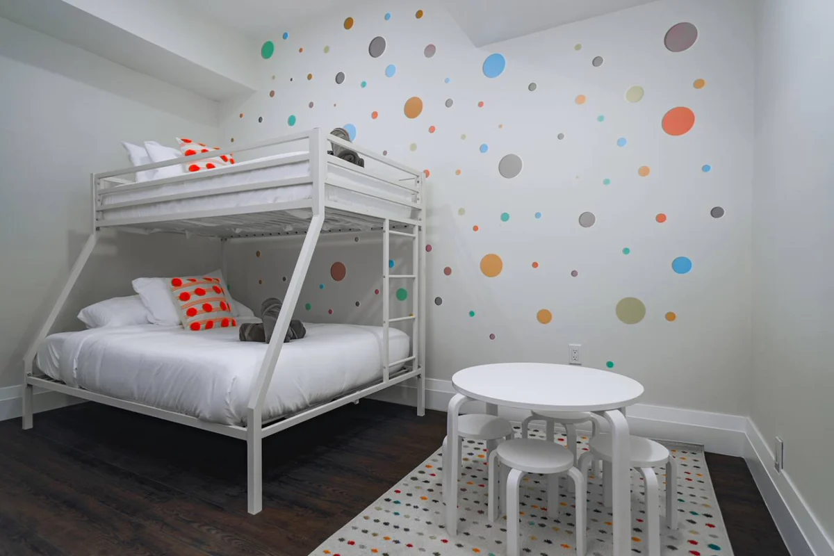 11861 - Airbnb 5 #20