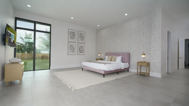 Bedroom 6 image 1