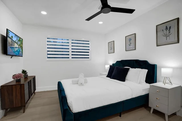 Bedroom 1 image 1