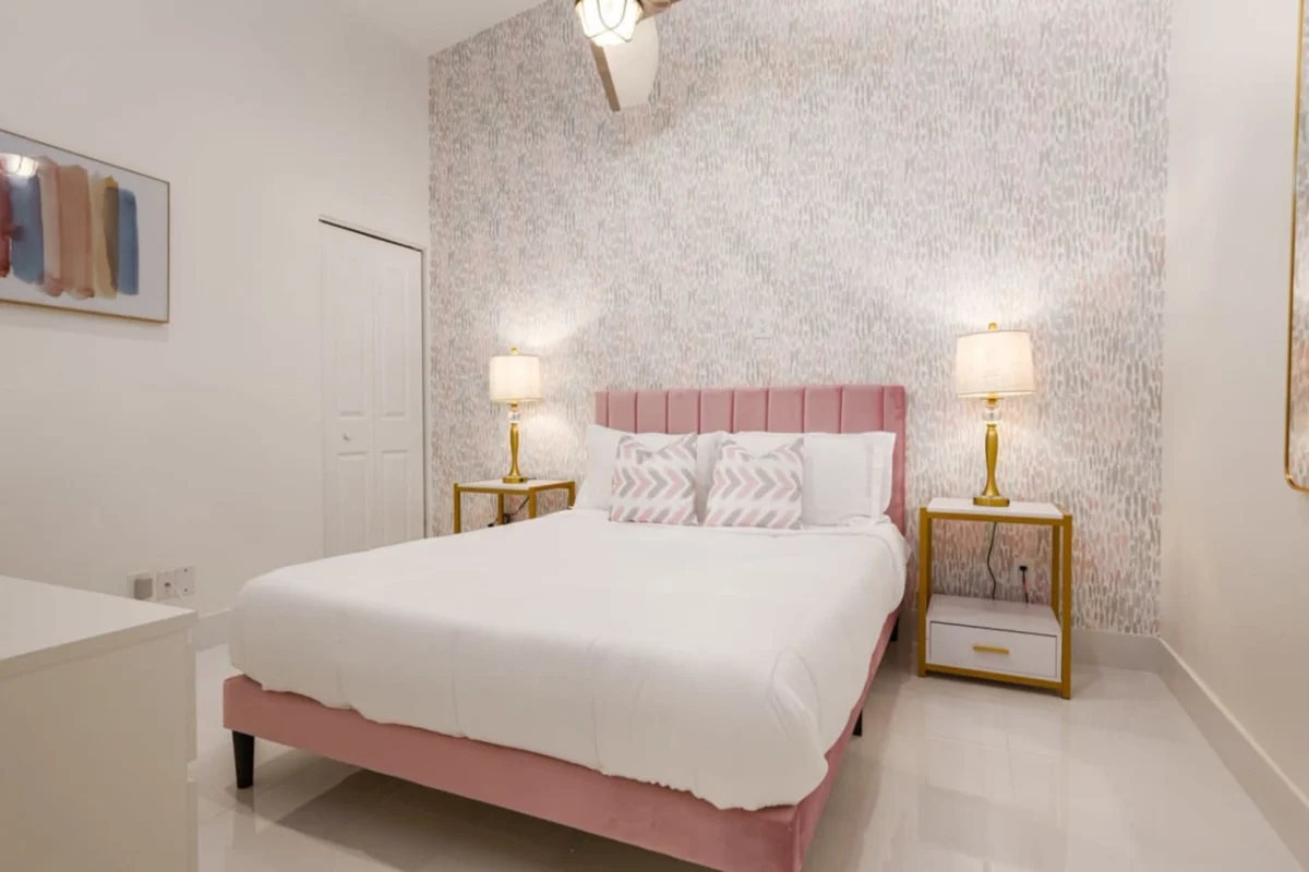 1361 - Airbnb 5 #5