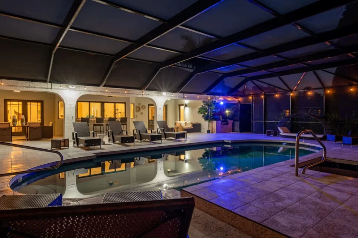 1361 - Airbnb 5 #13