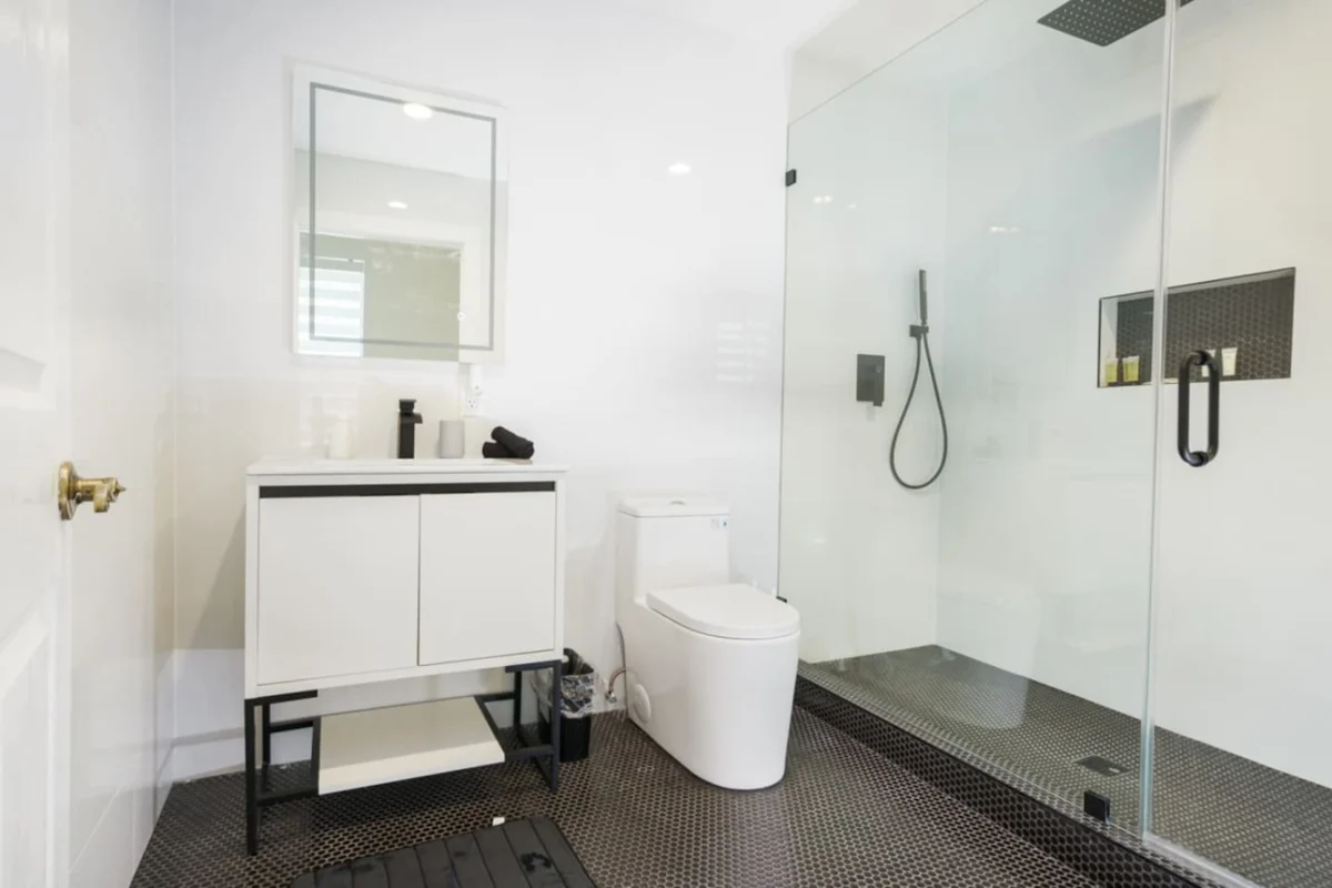 1361 - Airbnb 5 #3
