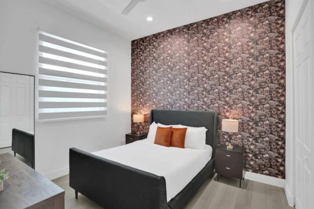 Bedroom 8 image 1