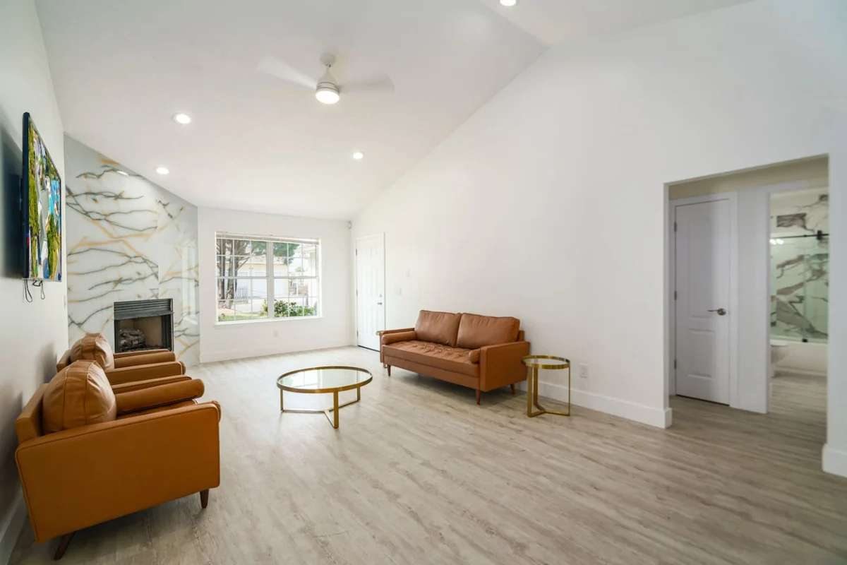319 New - Airbnb 5 #8