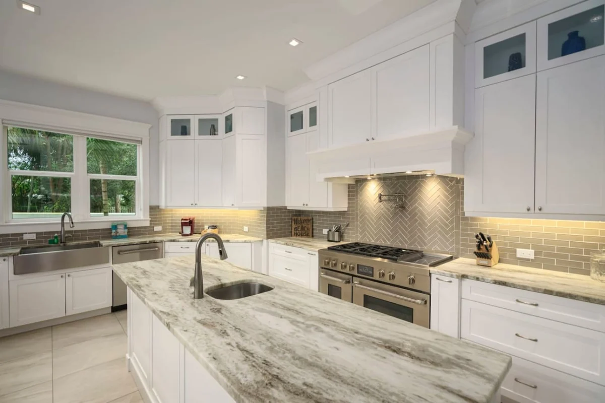 545 Stuart - NORTH #68