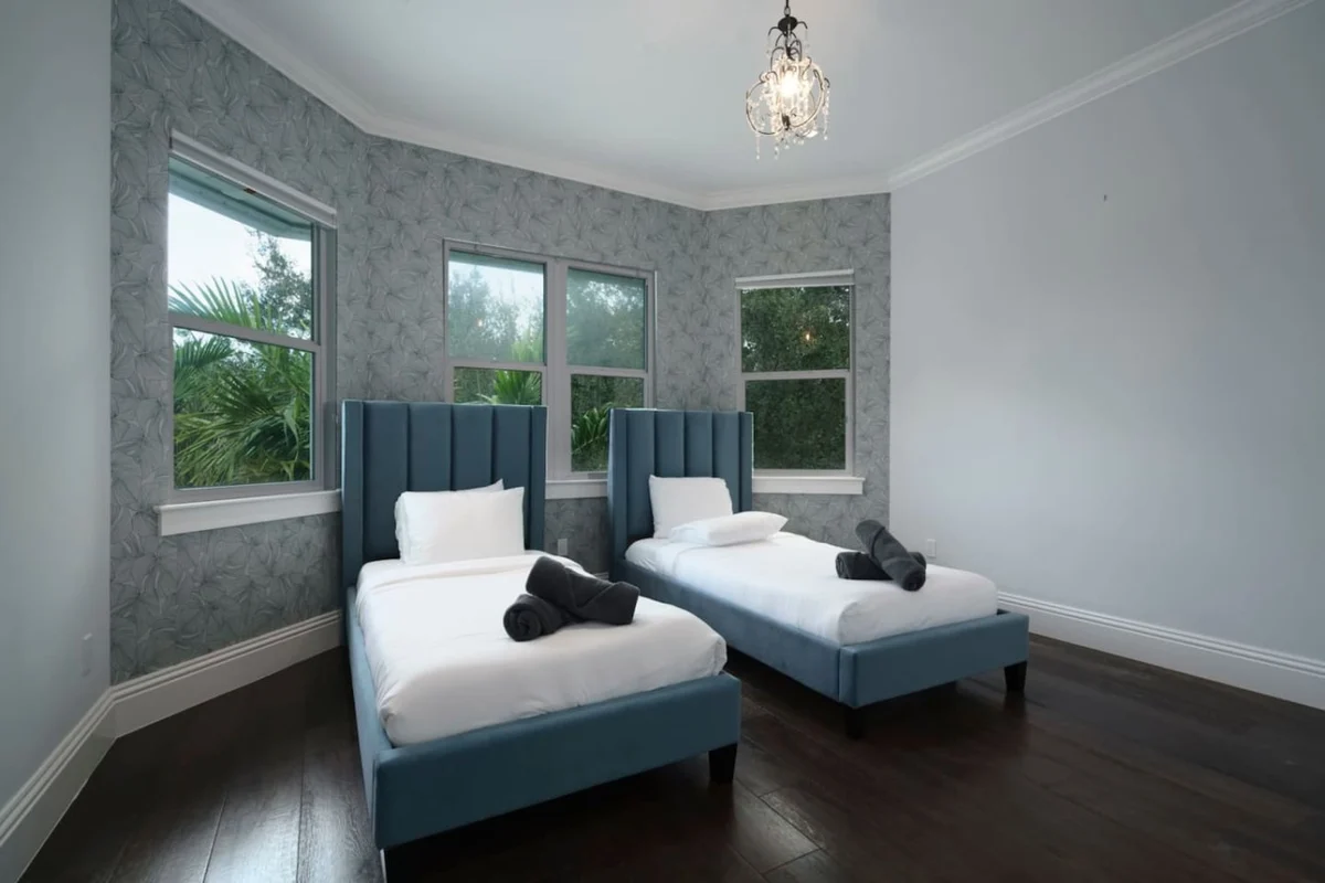545 Stuart - NORTH #22