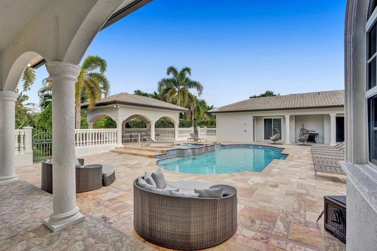 7000sf Mansion/Gameroom/Theater/Heated Pool #132