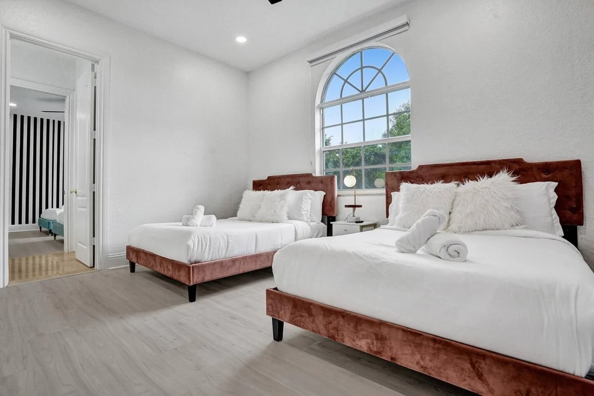 7000sf Mansion/Gameroom/Theater/Heated Pool #157