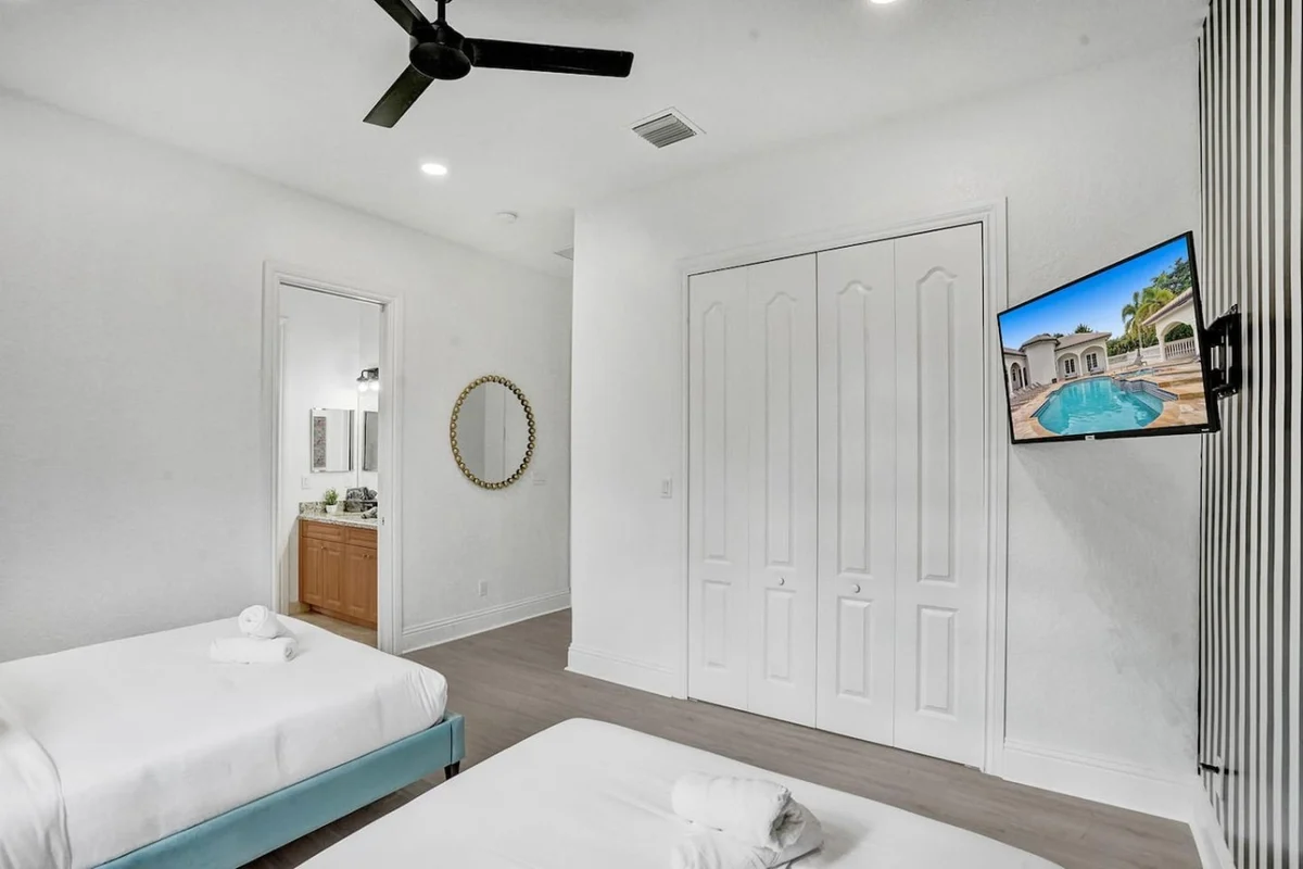 7000sf Mansion/Gameroom/Theater/Heated Pool #24