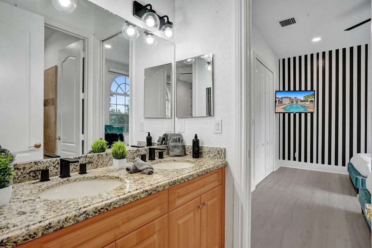 7000sf Mansion/Gameroom/Theater/Heated Pool #25