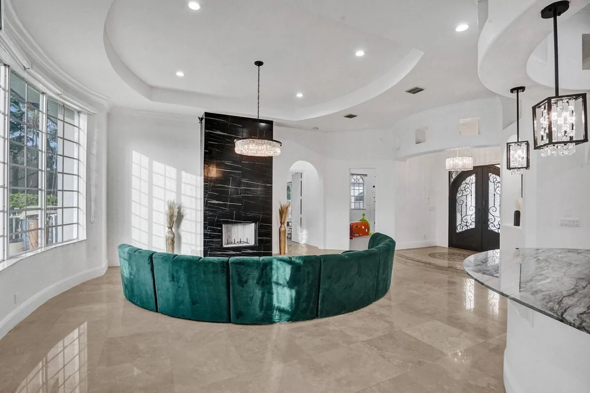 7000sf Mansion/Gameroom/Theater/Heated Pool #104