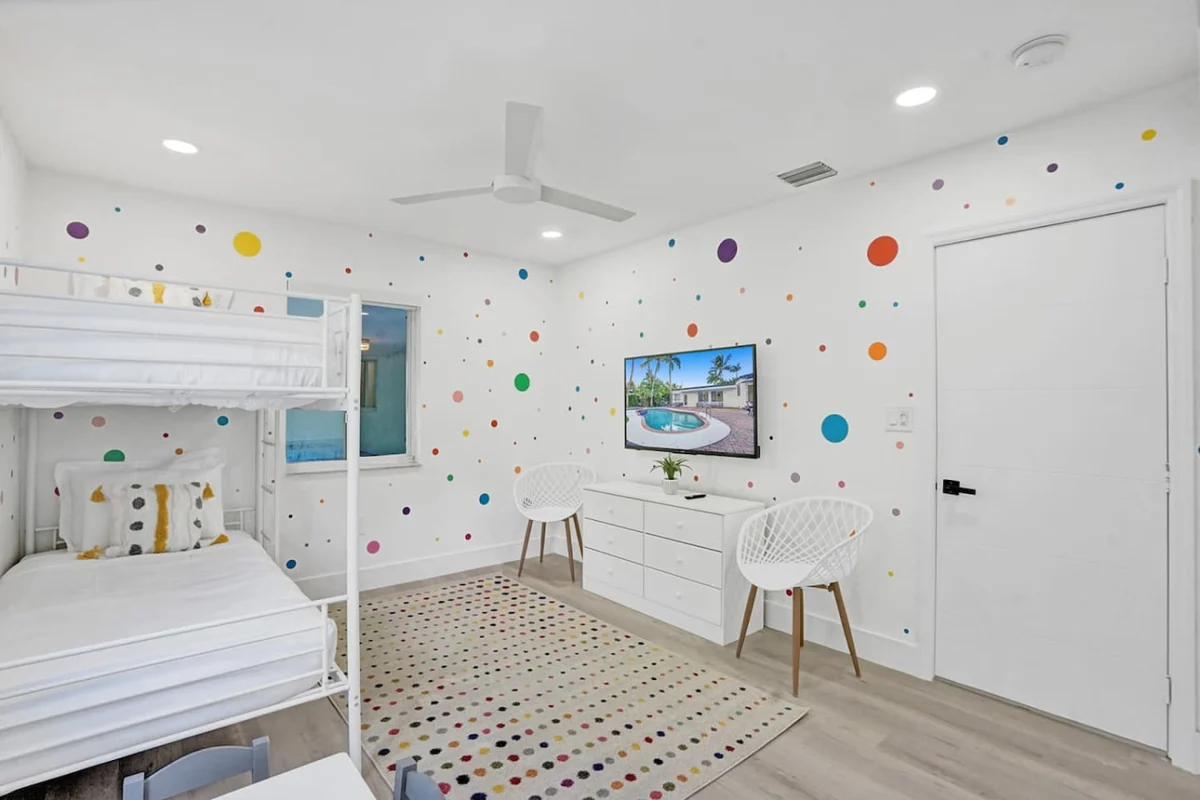 725 - Airbnb 5 #89