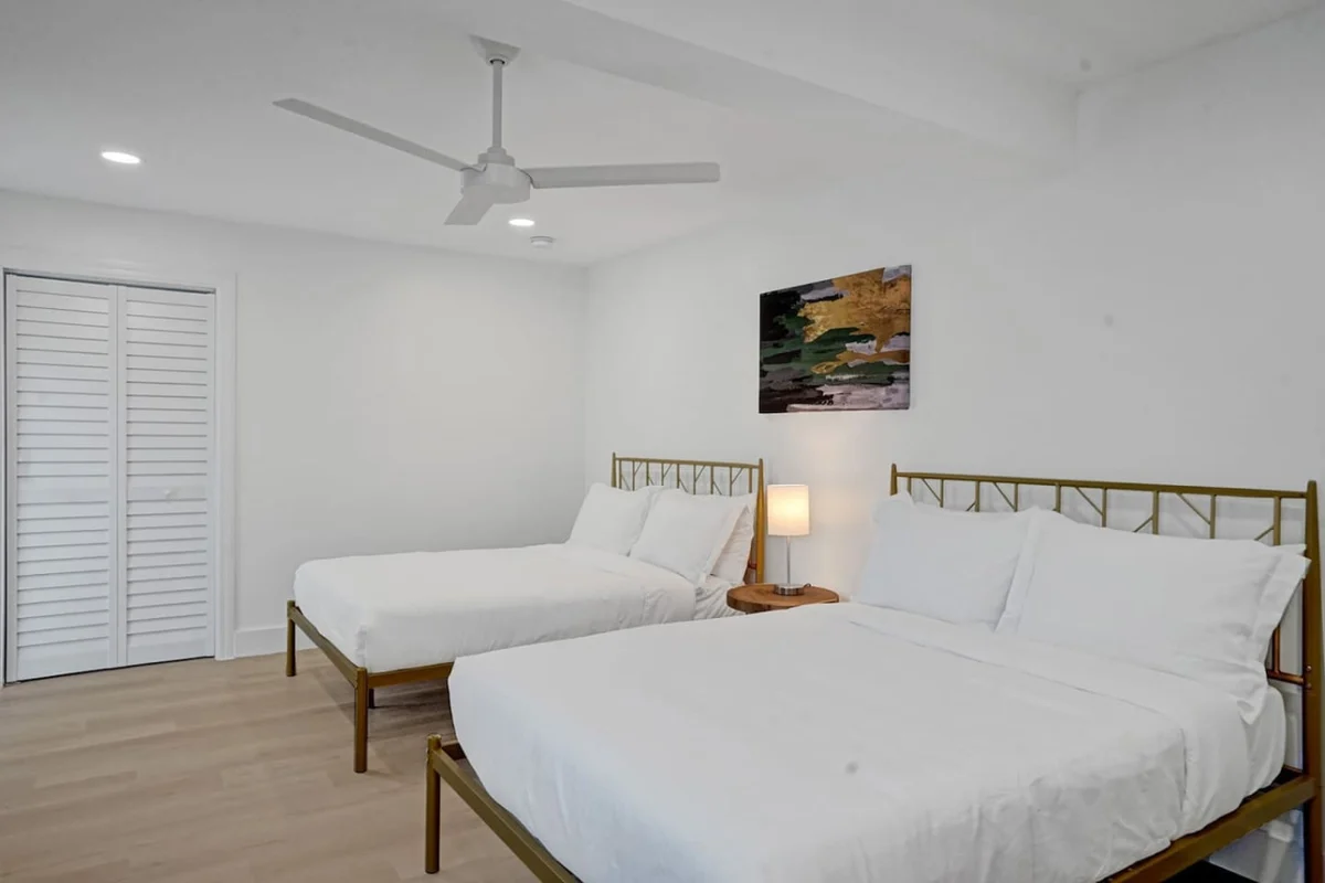 725 - Airbnb 5 #63