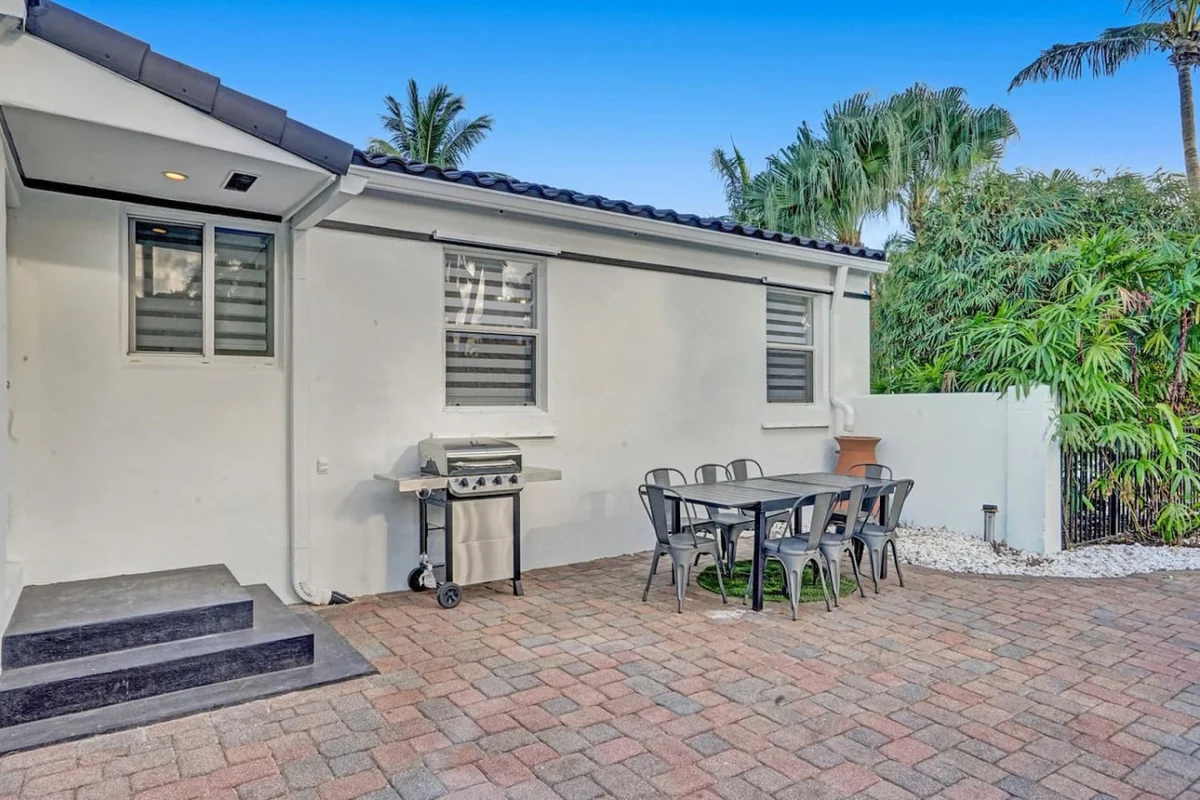 725 Harrison #17
