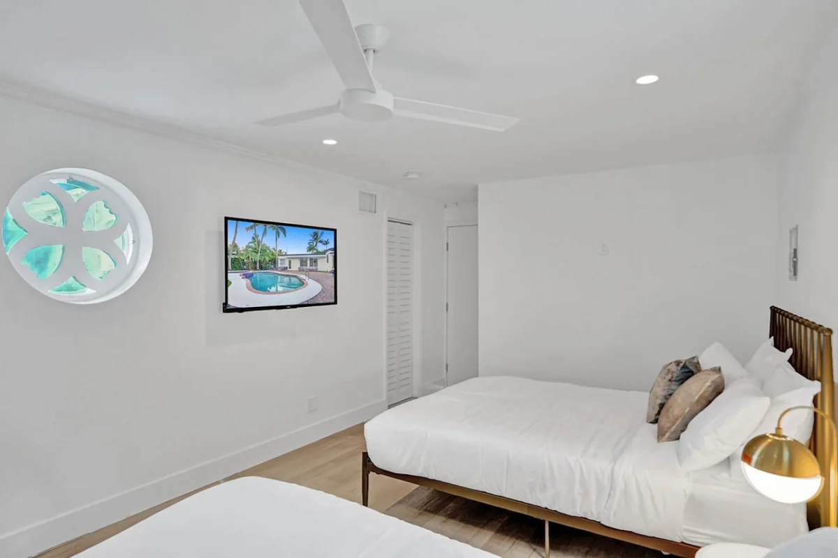 725 Harrison #18