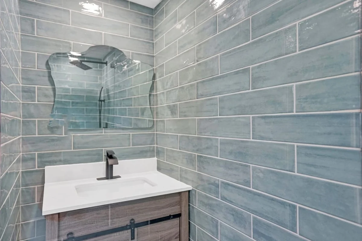 725 Harrison #19