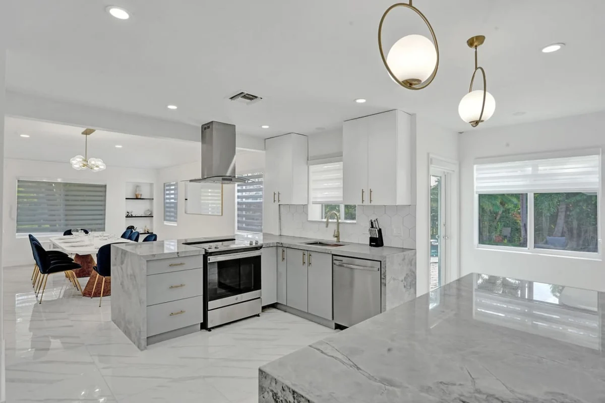 725 Harrison #25