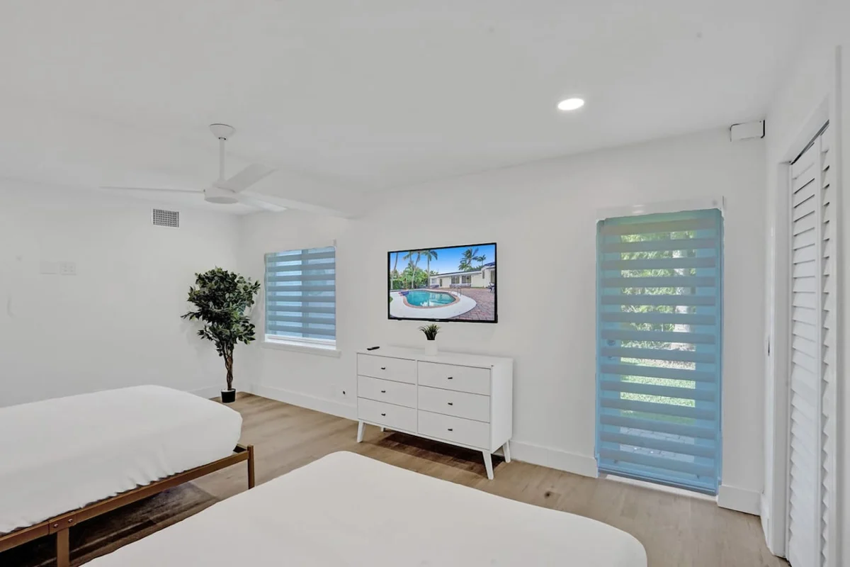 725 Harrison #27