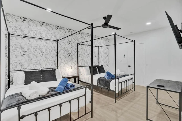 Bedroom 1 image 1