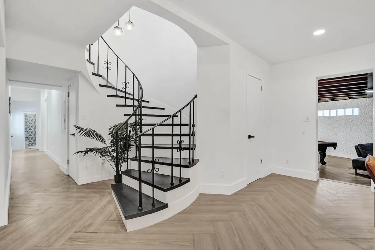 911 - Airbnb 5 #69