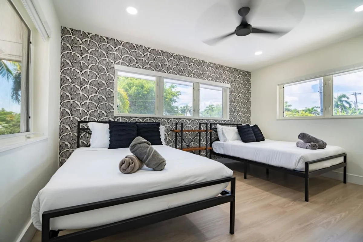 911 - Airbnb 5 #31