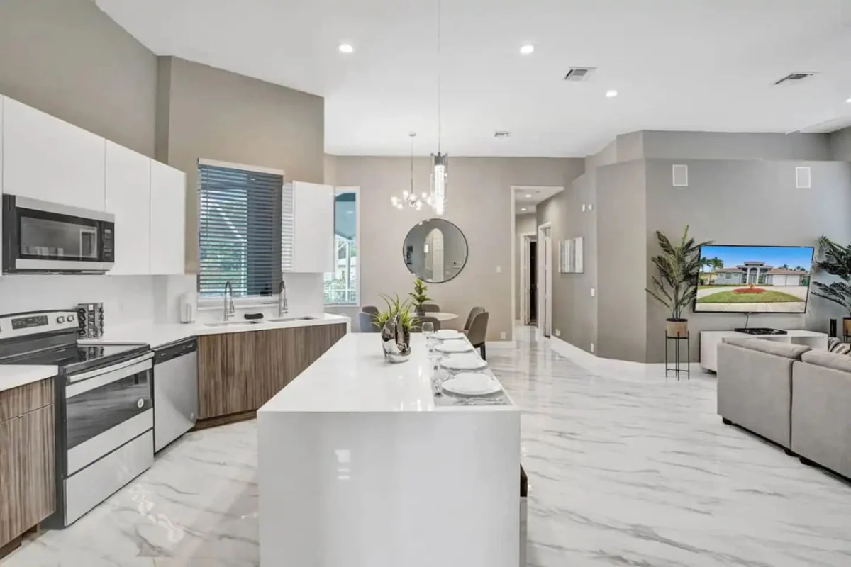 Luxury 6BR Near Beach w/ Pool & Game Room #48