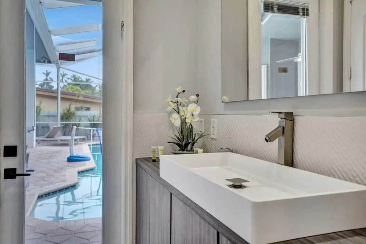 Luxury 6BR Near Beach w/ Pool & Game Room #28