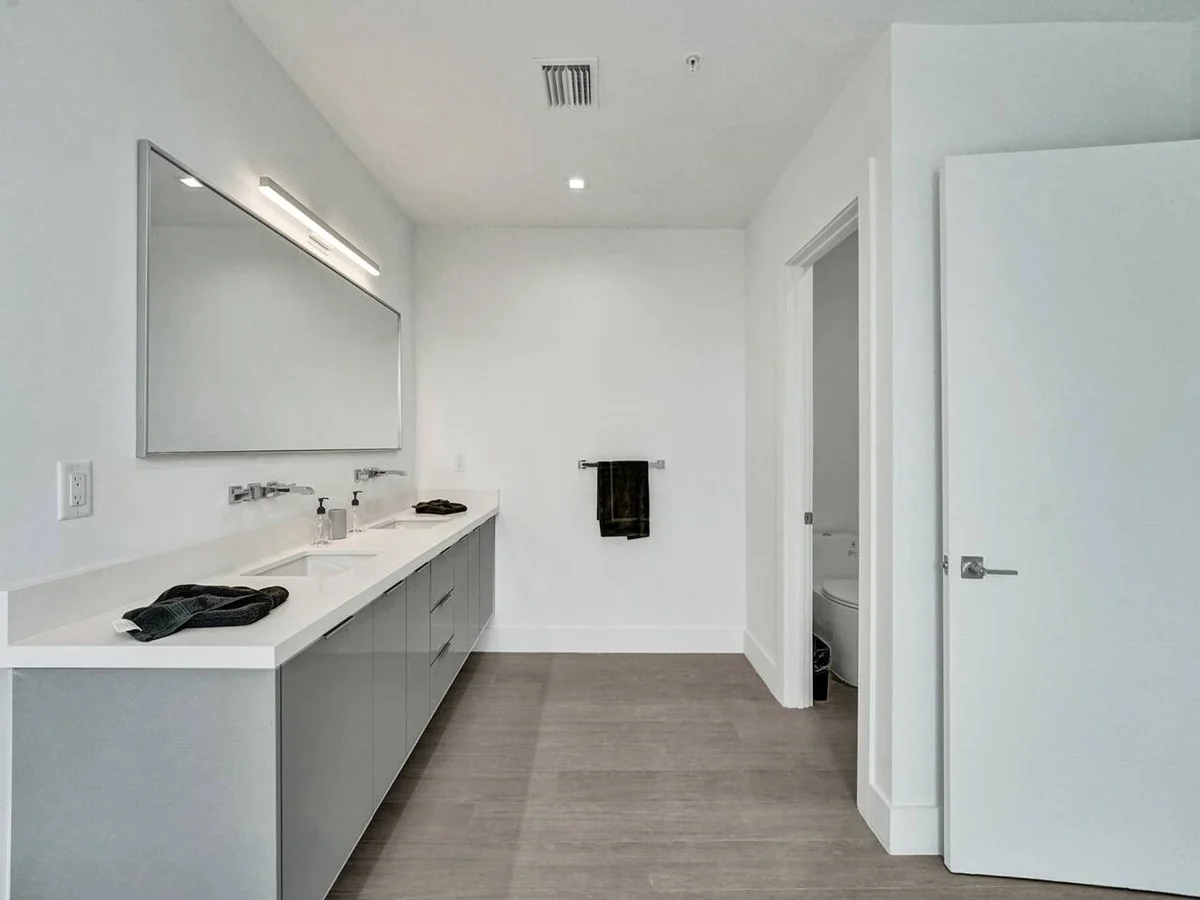 New 2023 Luxe Modern Home with Pool #9