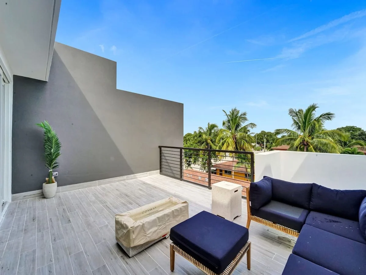 New 2023 Luxe Modern Home with Pool #11