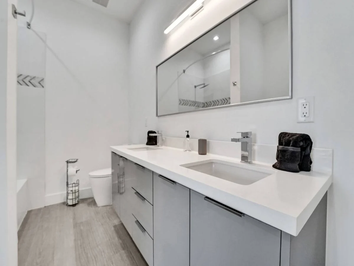 New 2023 Luxe Modern Home with Pool #35