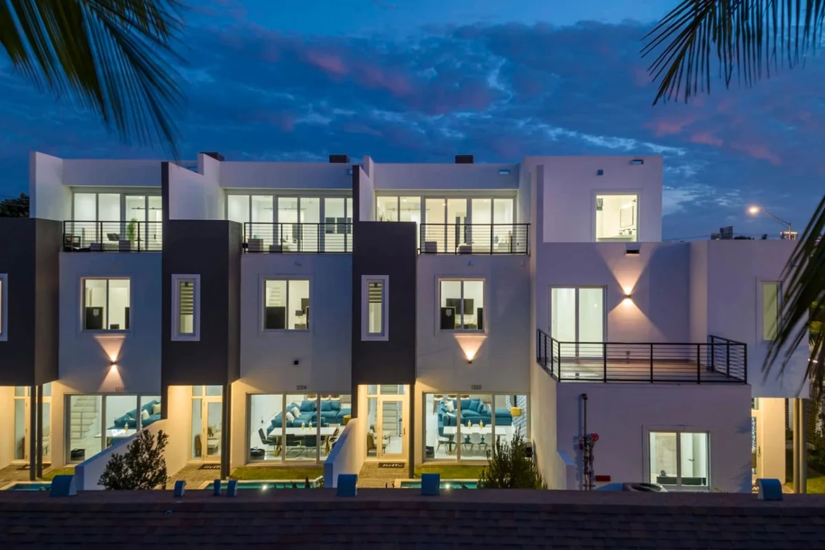 New 2023 Luxe Modern Home with Pool #62