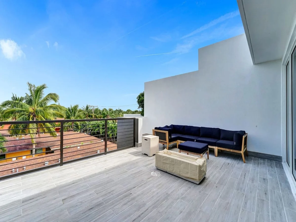 New 2023 Luxe Modern Home with Pool #45