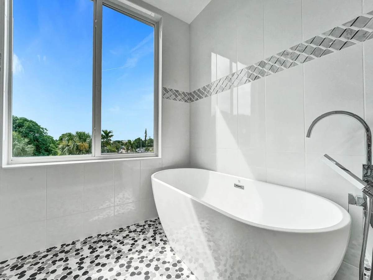 New 2023 Luxe Modern Home with Pool #40