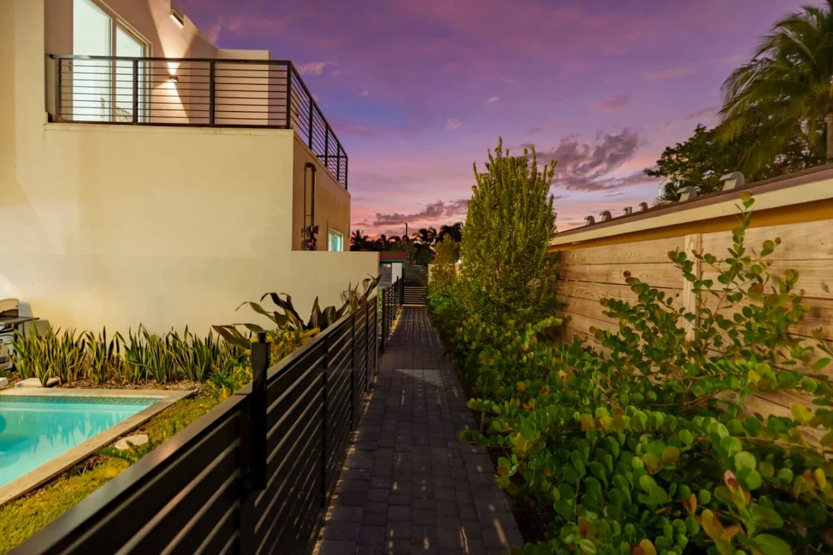 New 2023 Luxe Modern Home with Pool #92