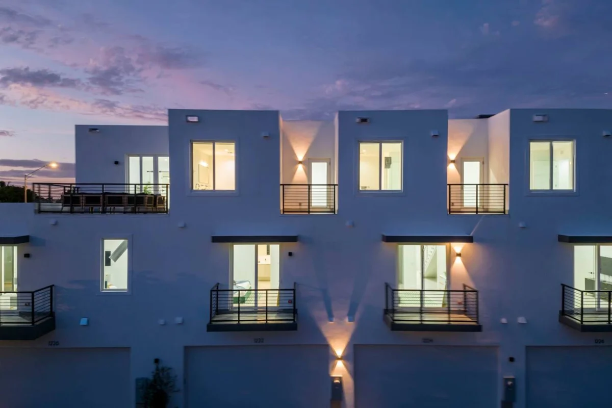 New 2023 Luxe Modern Home with Pool #98