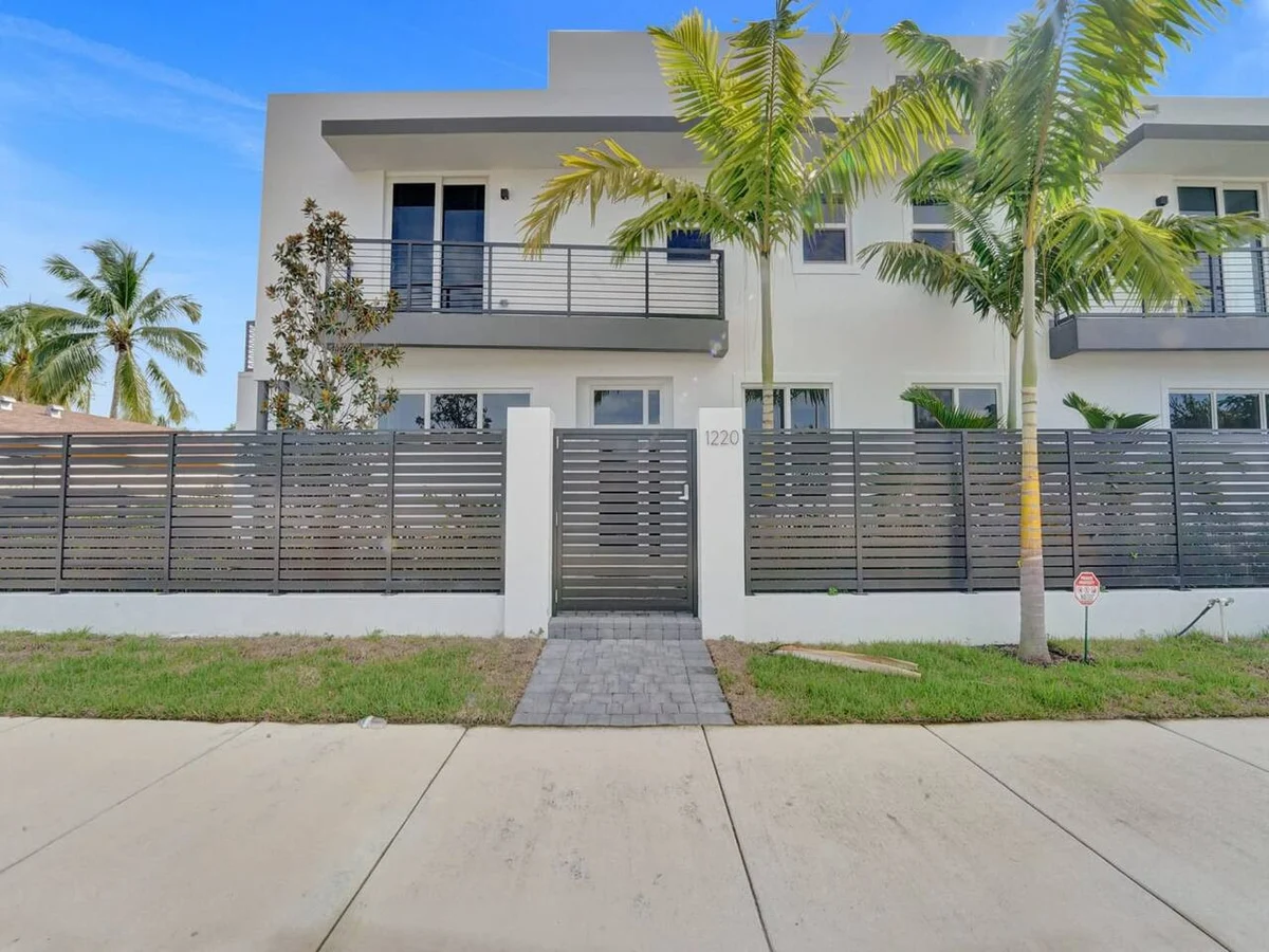 New 2023 Luxe Modern Home with Pool #109