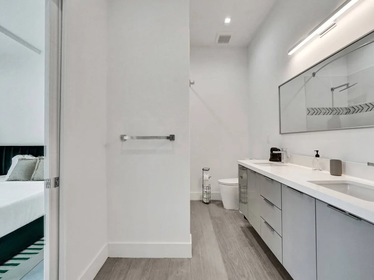 New 2023 Luxe Modern Home with Pool #48