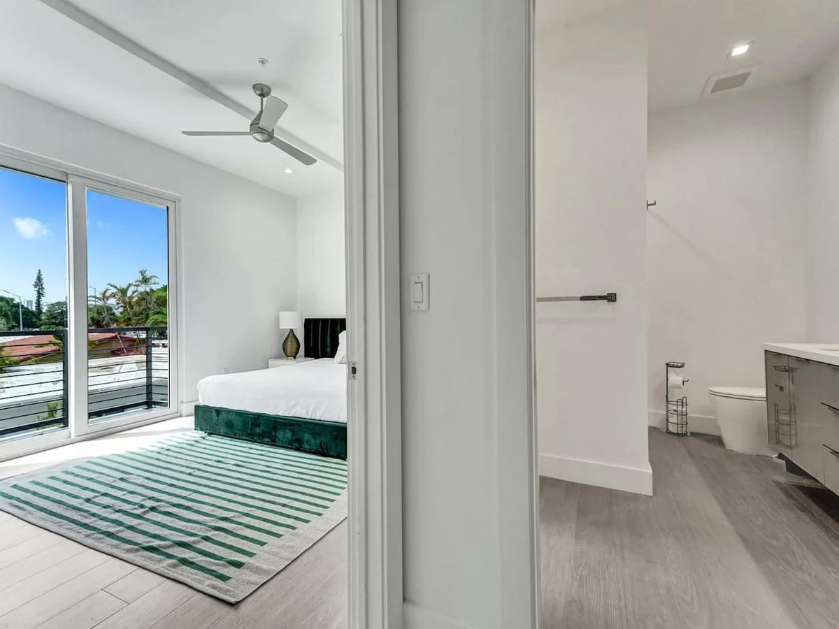 New 2023 Luxe Modern Home with Pool #57