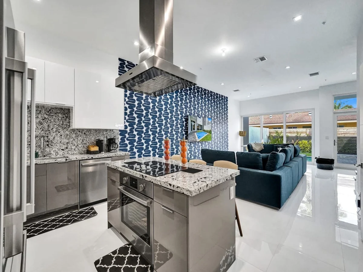 New 2023 Luxe Modern Home with Pool #72
